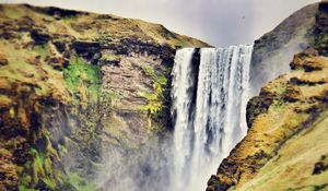 Preview wallpaper skogafoss, waterfall, iceland, people, landscape