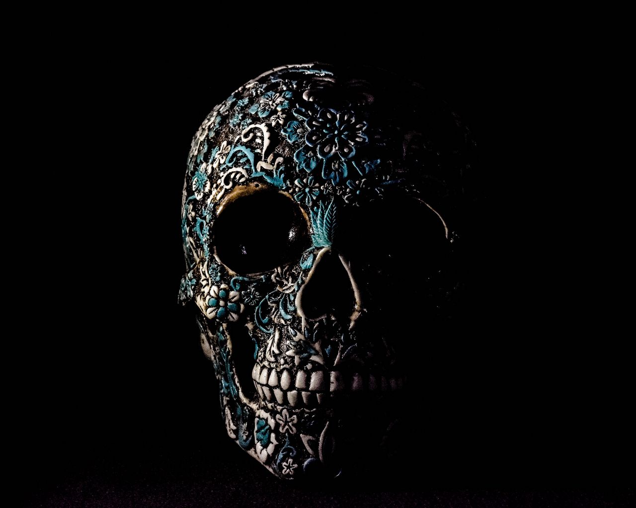 1280x1024 Wallpaper skull, dark, patterns, bones