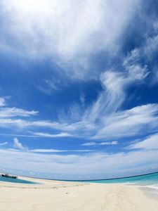 Preview wallpaper sky, clouds, beach, gulf, ship, review corner, optical illusion