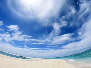 Preview wallpaper sky, clouds, beach, gulf, ship, review corner, optical illusion