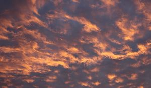 Preview wallpaper sky, clouds, evening, pink, yellow, atmospheric