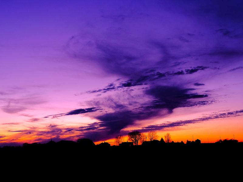 800x600 Wallpaper sky, clouds, horizon, houses, blue, pink, orange