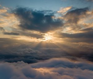 Preview wallpaper sky, clouds, rays, sun