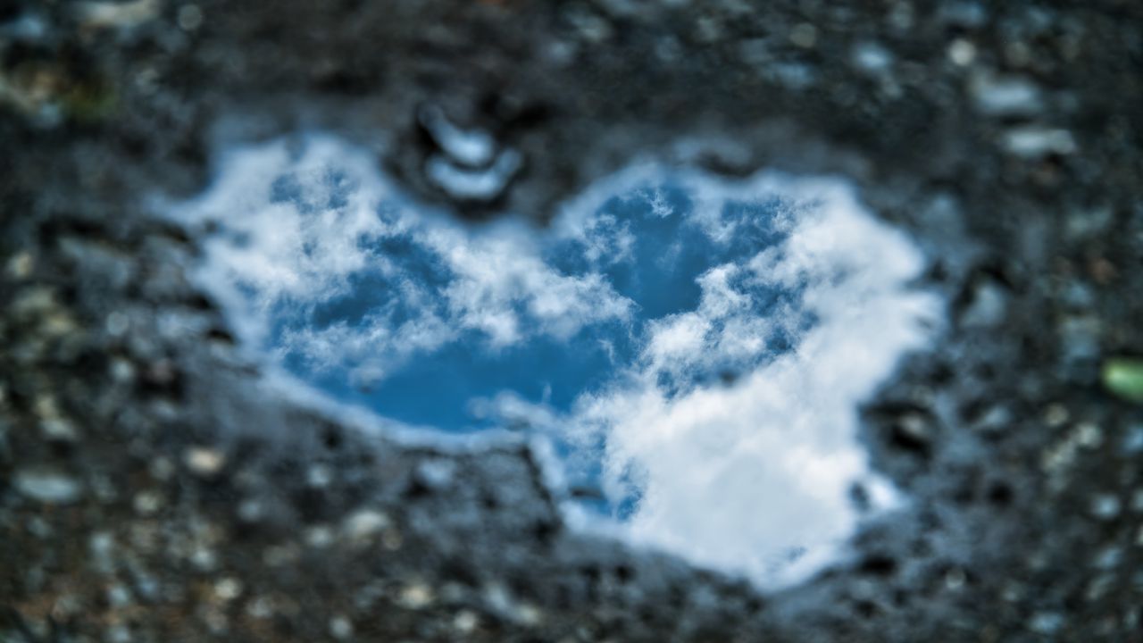 Wallpaper sky, clouds, reflection, blur