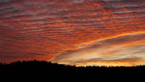 Preview wallpaper sky, clouds, sunset, beautiful