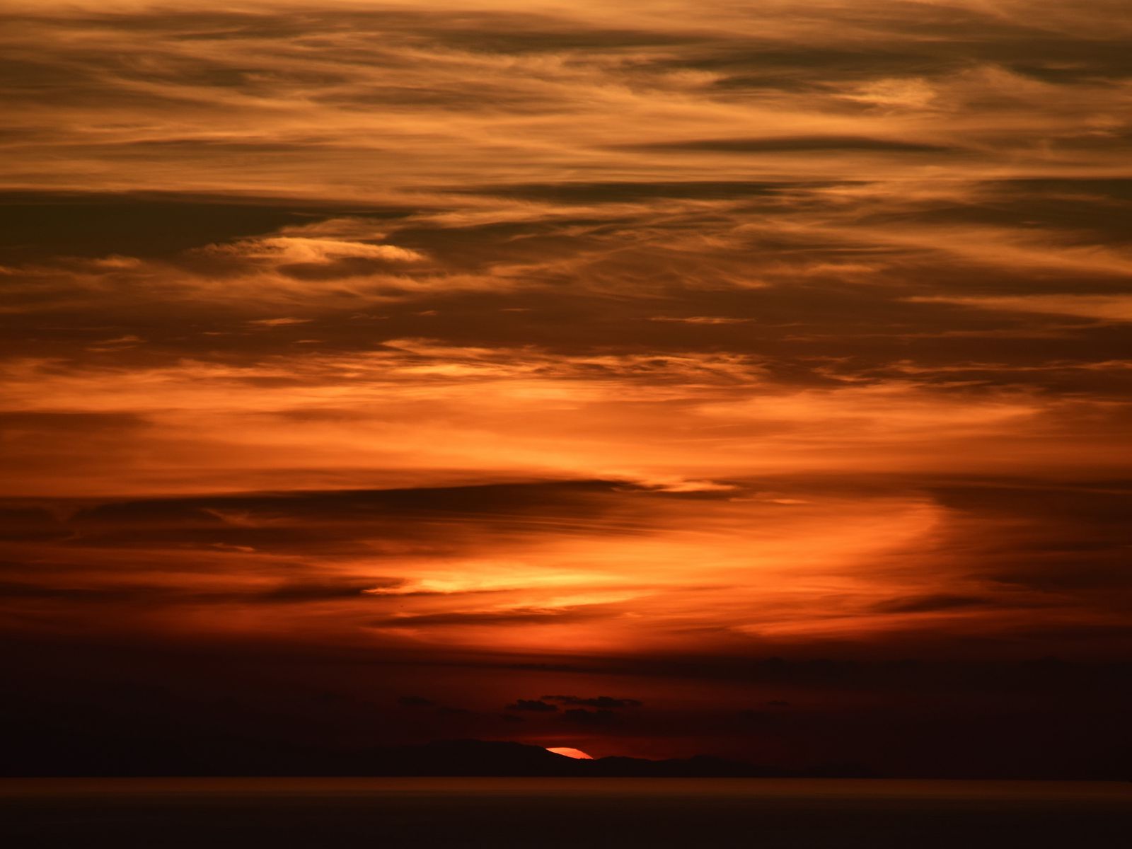 download-wallpaper-1600x1200-sky-clouds-sunset-bright-standard-4-3
