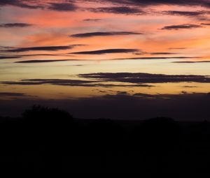 Preview wallpaper sky, horizon, twilight, dark, clouds, outlines