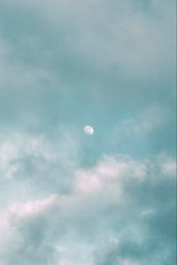 Preview wallpaper sky, moon, clouds, day