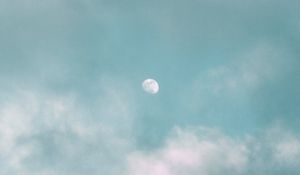 Preview wallpaper sky, moon, clouds, day