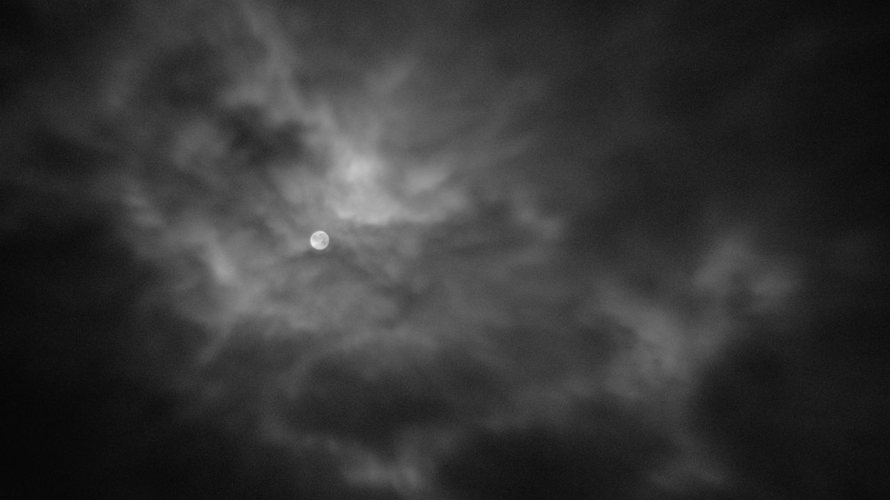 Wallpaper sky, moon, night, clouds, dark