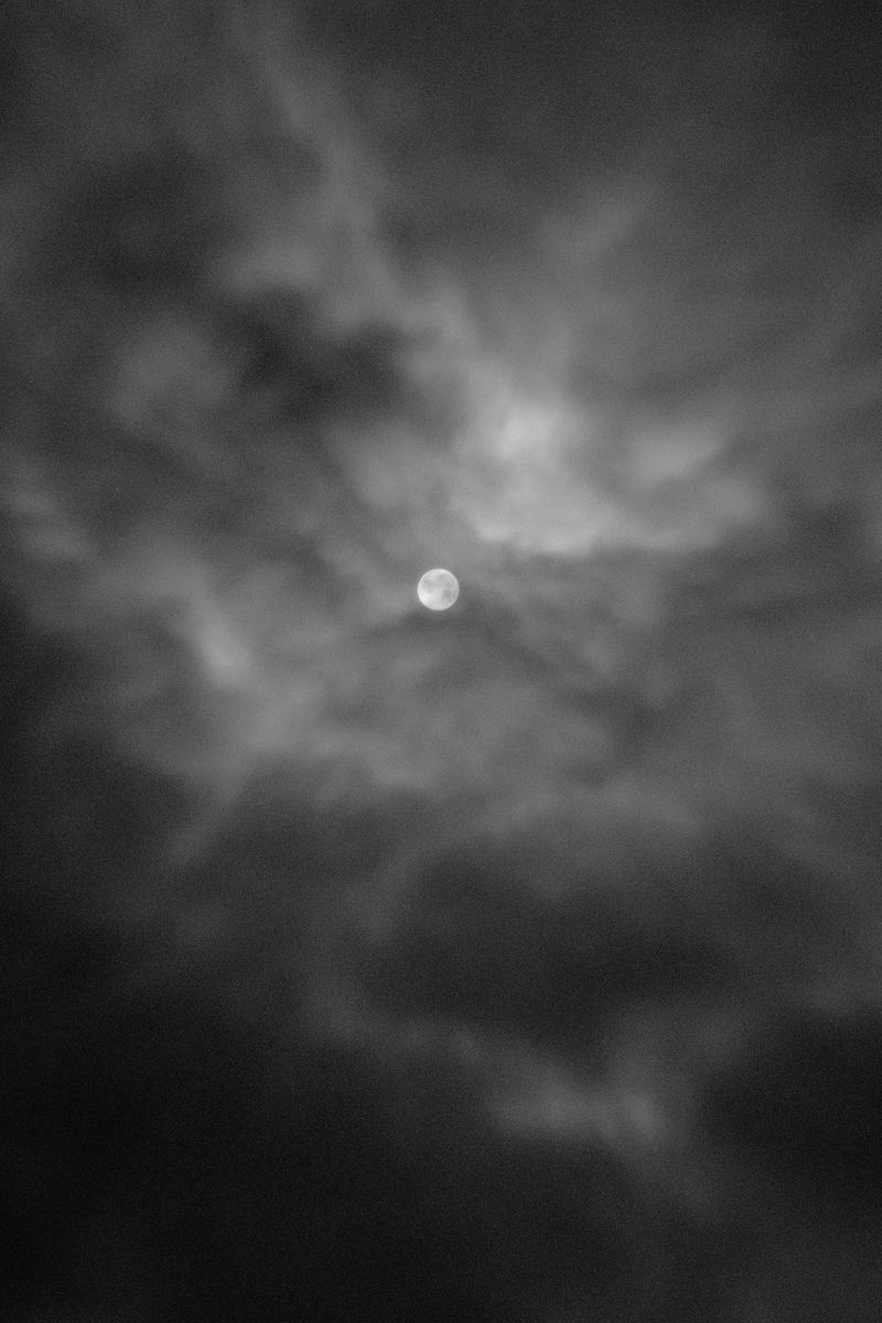 Download Wallpaper 800x1200 Sky Moon Night Clouds Dark Iphone 4s4