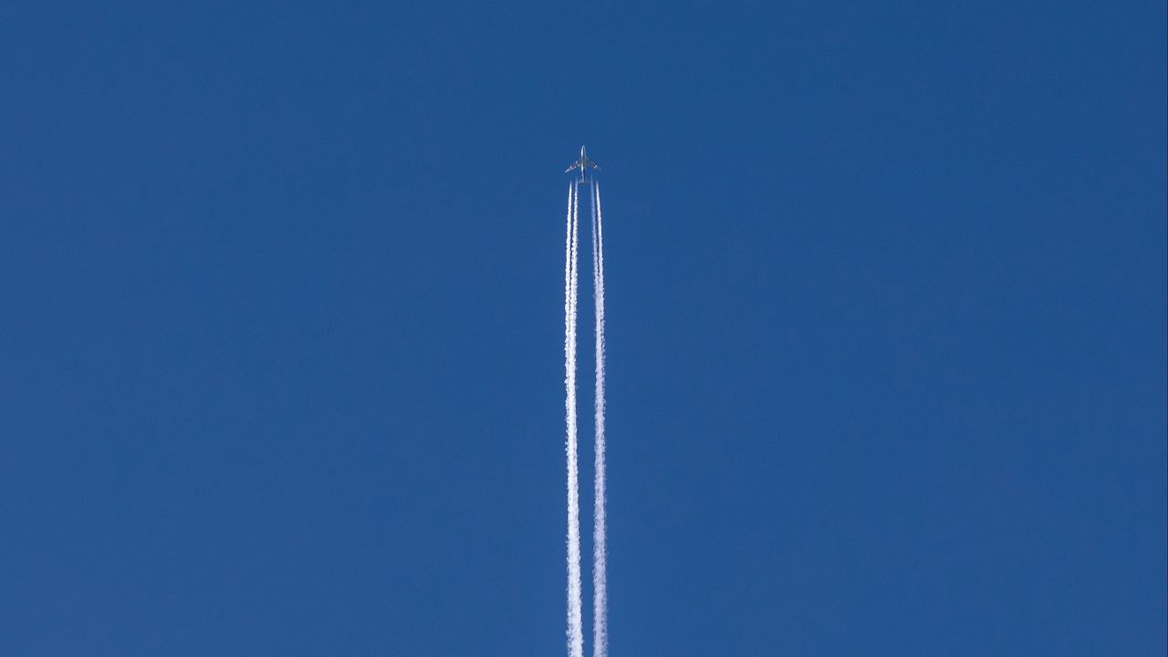 Wallpaper sky, plane, flight, stripes, minimalism