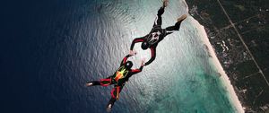 Preview wallpaper skydivers, parachuting, stunt