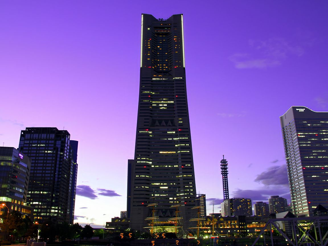 1152x864 Wallpaper skyscraper, buildings, city, lights, evening