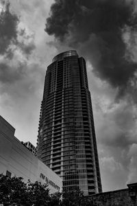 Preview wallpaper skyscraper, bw, facade, clouds