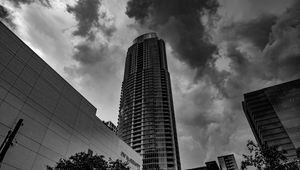 Preview wallpaper skyscraper, bw, facade, clouds