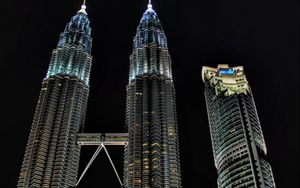 Preview wallpaper skyscrapers, night, light