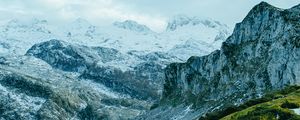 Preview wallpaper slope, grass, snow, peaks