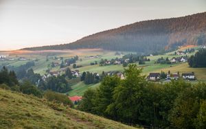 Preview wallpaper slope, house, trees, forest