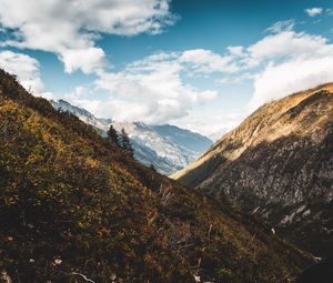 Preview wallpaper slope, mountains, valley, trees