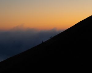 Preview wallpaper slope, rise, fog, sunset, sky