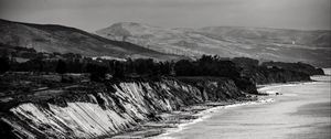 Preview wallpaper slope, sea, waves, nature, black and white