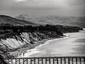 Preview wallpaper slope, sea, waves, nature, black and white