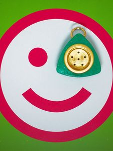 Preview wallpaper smile, red, button, eye