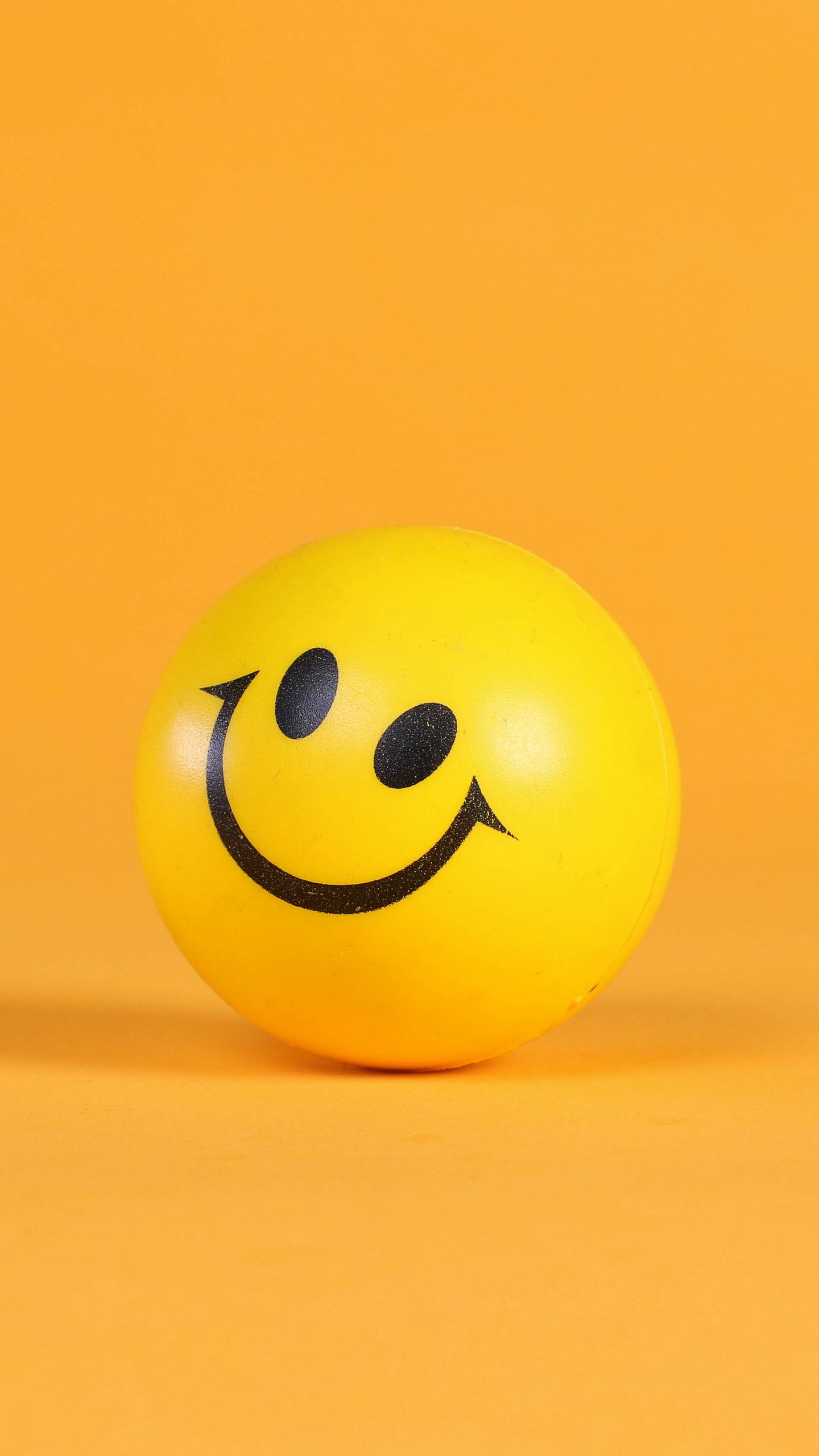 Download wallpaper 1440x2560 smile, smiley, ball, yellow qhd samsung galaxy  s6, s7, edge, note, lg g4 hd background