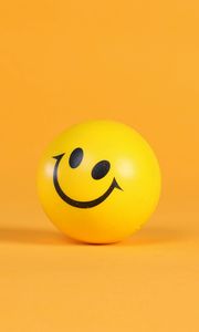 Preview wallpaper smile, smiley, ball, yellow