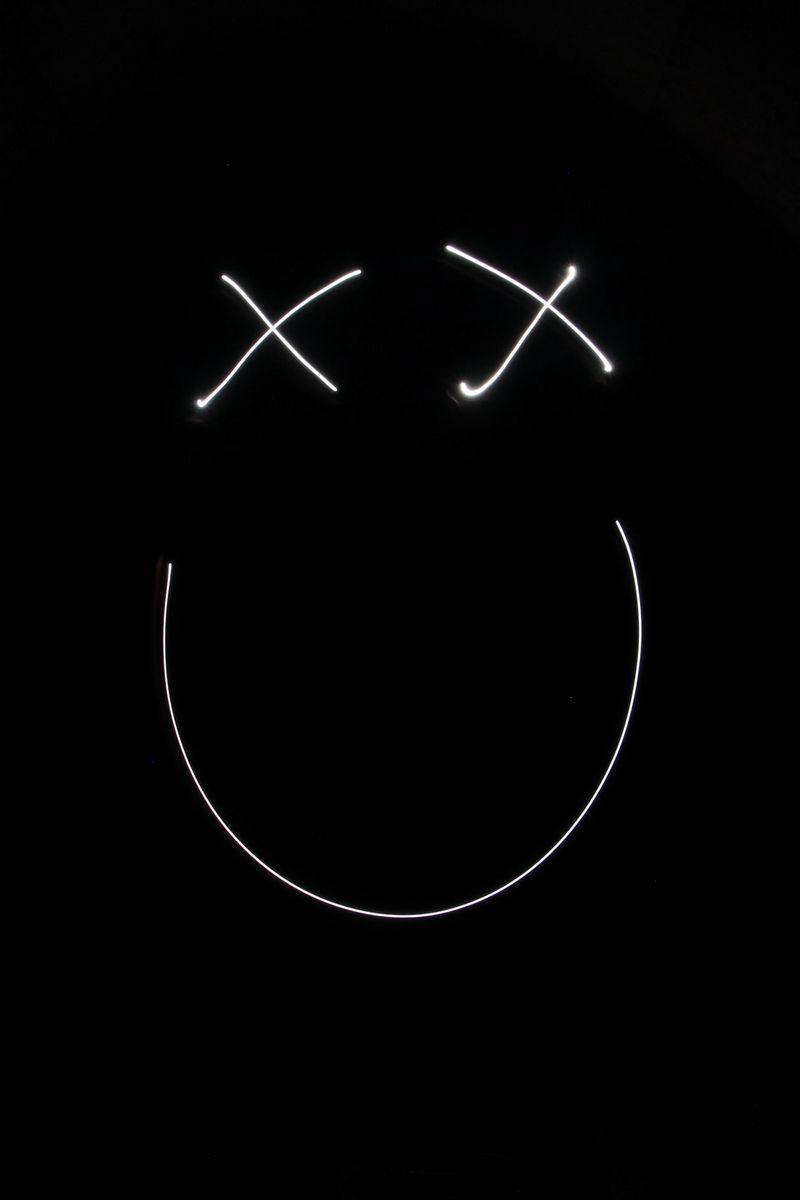 Download wallpaper 800x1200 smile, smiley, light, lines, freezelight, black  iphone 4s/4 for parallax hd background