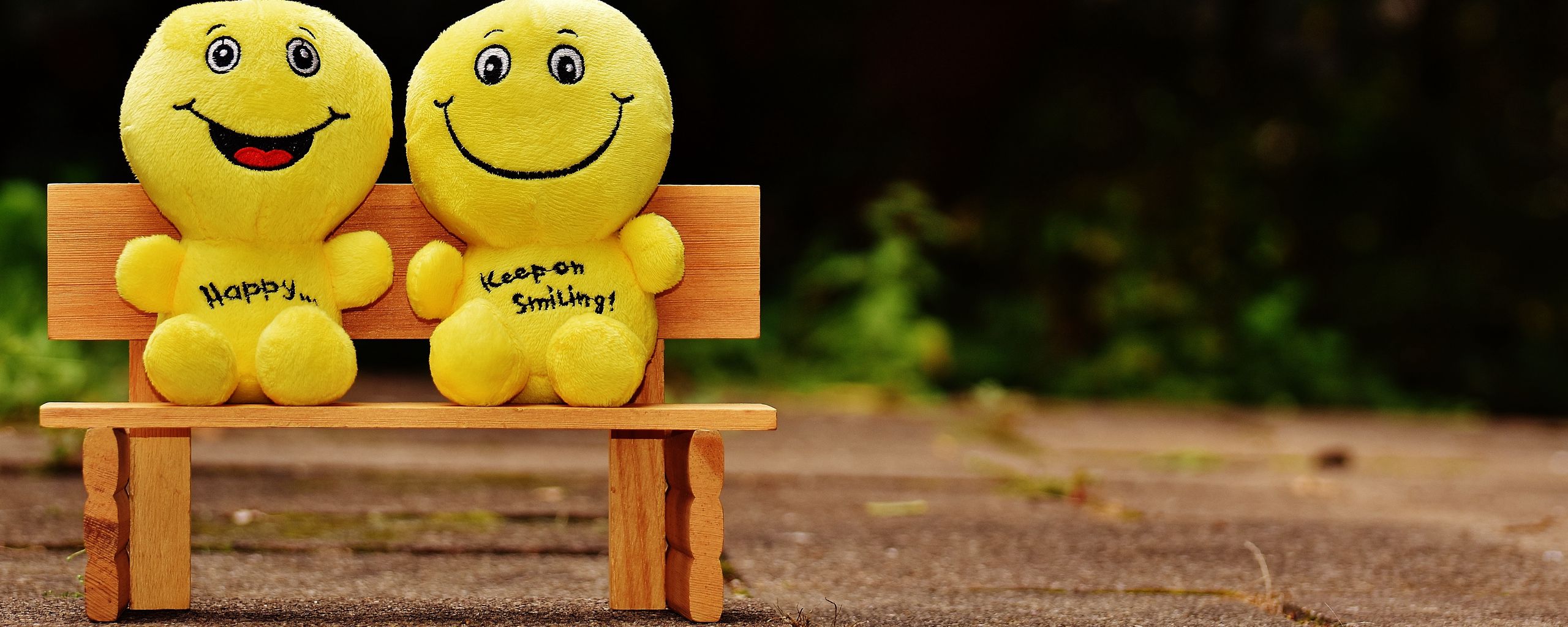 2560x1024 Wallpaper smiles, happy, cheerful, smile, bench, cute