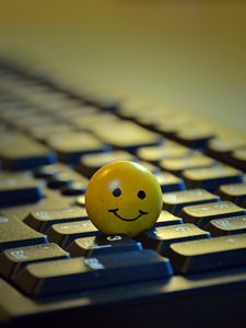Preview wallpaper smiley, ball, keyboard, toy