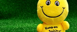 Preview wallpaper smiley, happy, toy, funny, positive