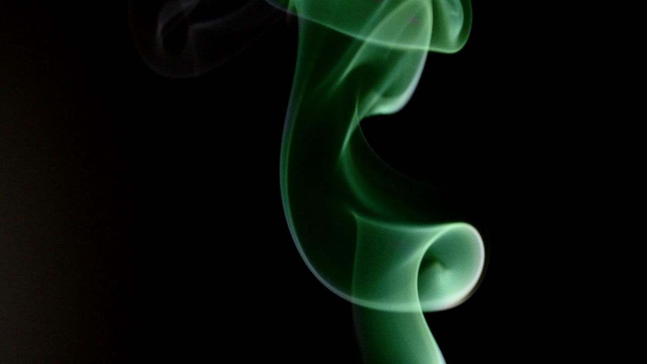 Wallpaper smoke, green, spiral