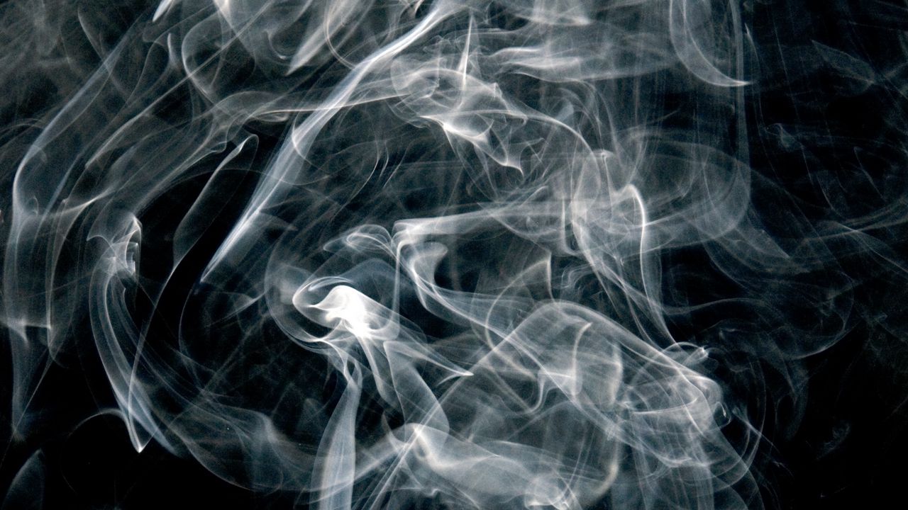 Wallpaper smoke, shroud, smoke puffs, dark background