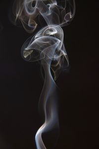 Preview wallpaper smoke, smoke puffs, dark background, shroud