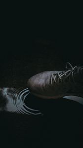 Preview wallpaper sneaker, puddle, touch, dark