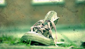 Preview wallpaper sneakers, dirt, shoe laces, grass