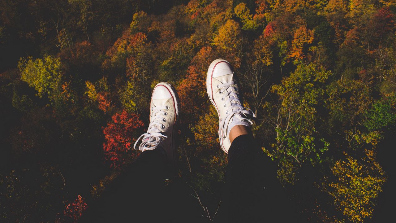 Wallpaper sneakers, feet, fall