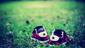 Preview wallpaper sneakers, grass, star, firm, mood