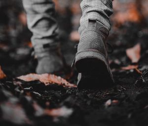 Preview wallpaper sneakers, legs, leaves