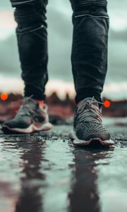Preview wallpaper sneakers, legs, man, reflection, asphalt
