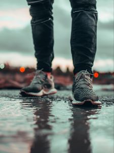 Preview wallpaper sneakers, legs, man, reflection, asphalt