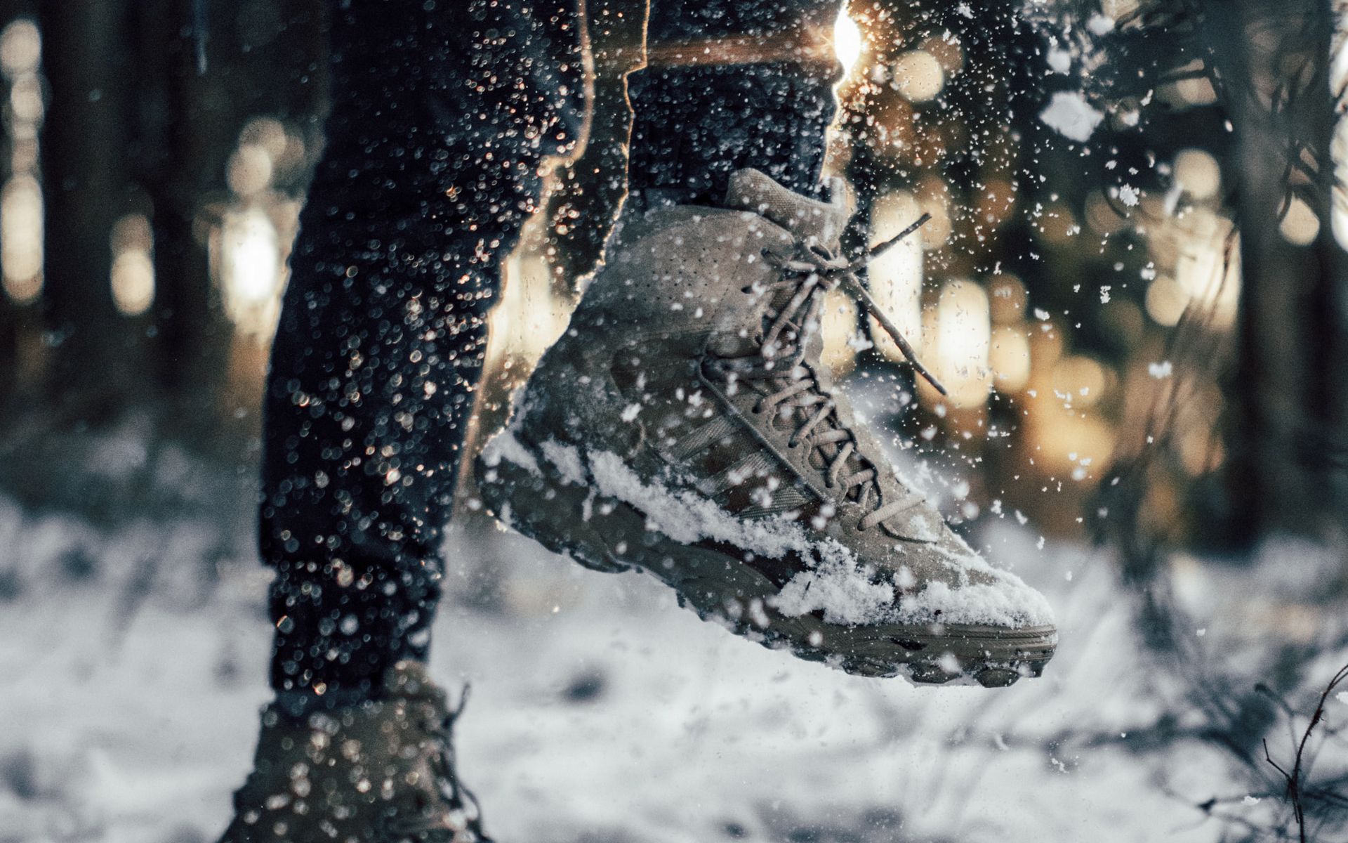 1920x1200 Wallpaper sneakers, legs, snow, snowflakes