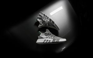 Preview wallpaper sneakers, stylish, sports, bw