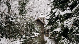 Preview wallpaper snow, house, river, trees