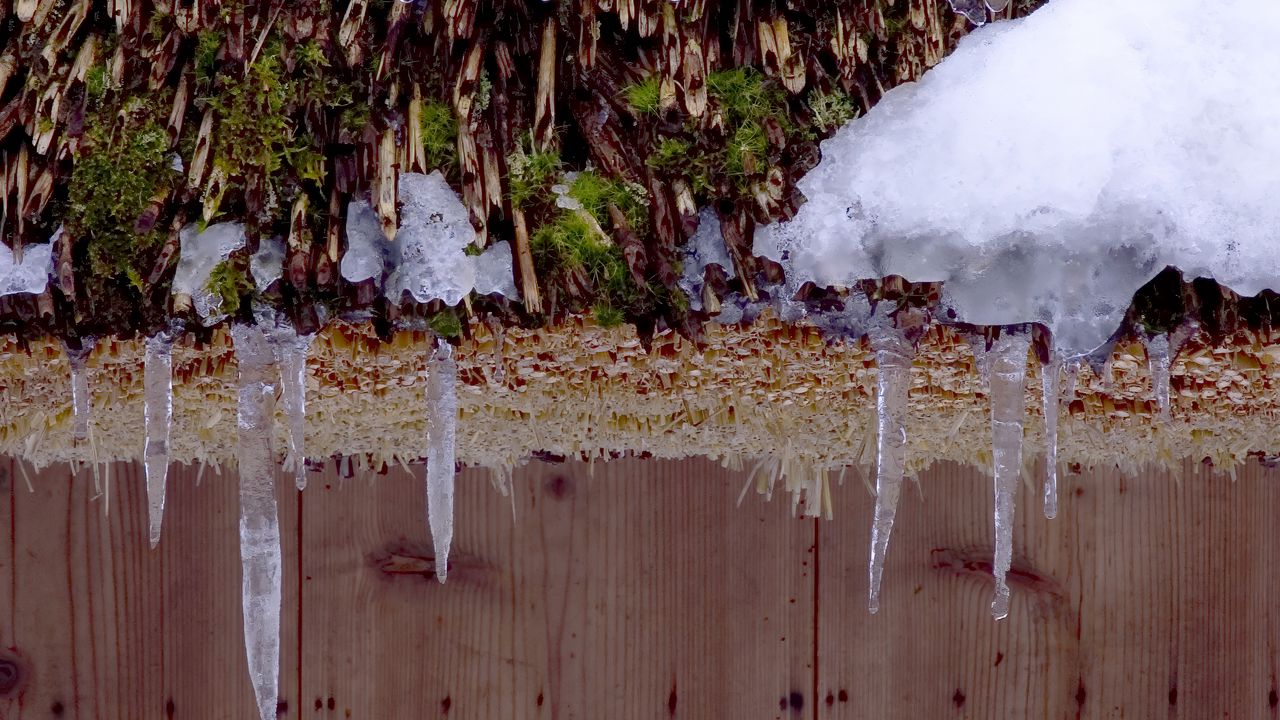 Wallpaper snow, icicles, roof, winter