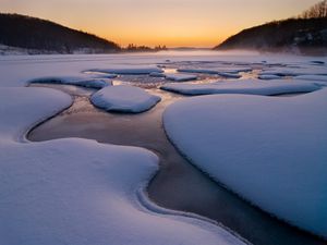 Preview wallpaper snow, river, ice, cold, winter, water