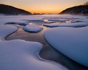 Preview wallpaper snow, river, ice, cold, winter, water